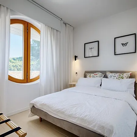 Villa H63 *